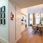Elegant & Bright Flat By Lovelystay *