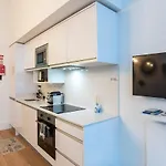 Elegant & Bright Flat By Lovelystay Apartman *