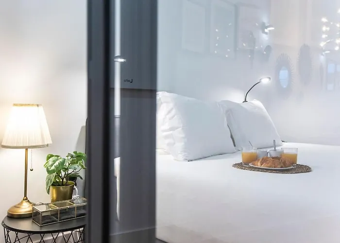 Elegant & Bright Flat By Lovelystay Apartment Porto