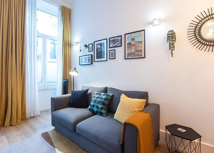 Elegant & Bright Flat By Lovelystay