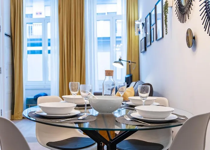 Elegant & Bright Flat By Lovelystay