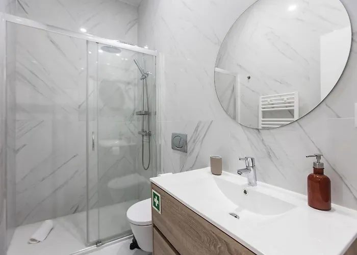 Elegant & Bright Flat By Lovelystay Apartment