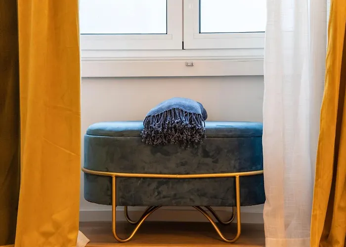 Elegant & Bright Flat By Lovelystay *